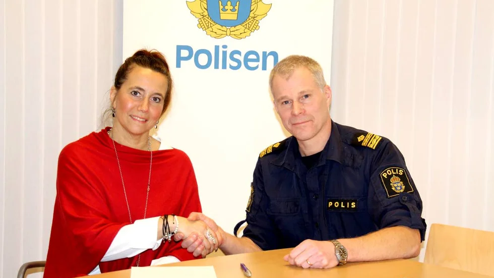 ÖVERENS. Charlotte Sundqvist, tillförordnad kommunchef, och Lars Öberg, områdeschef.