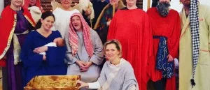 Julspel med levande ”Jesusbarn”