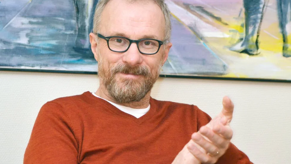 IDROTTSHUSET. "Det går många rykten", säger Peter Waara och tydliggör att Idrottshuset endast kommer att nyttjas av flyktingar om en extra ordinär situation uppstår.