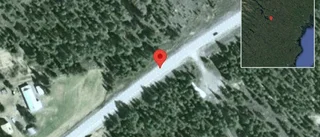 Lastbil stillastående på E45 - helt stopp i ett körfält