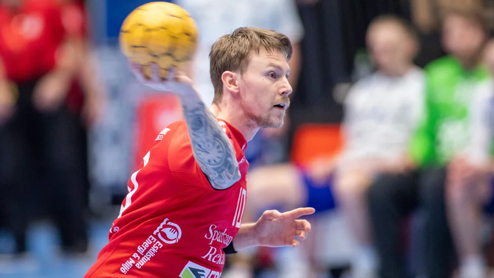 Fredrik Gustavsson är äntligen igång igen och han hoppas på åtminstone lite spel hemma mot Hallby.