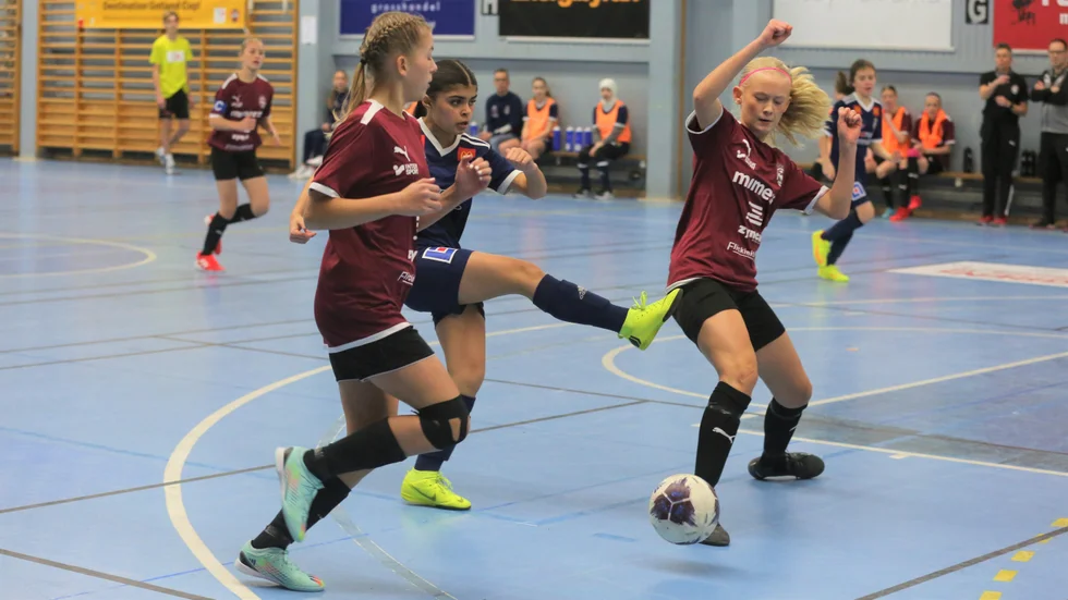 I Bäckby United är det futsal som gäller. Här match mot P18 lag 1 i F13/14. En match som Bäckby lag 4 vann med 5-0.
