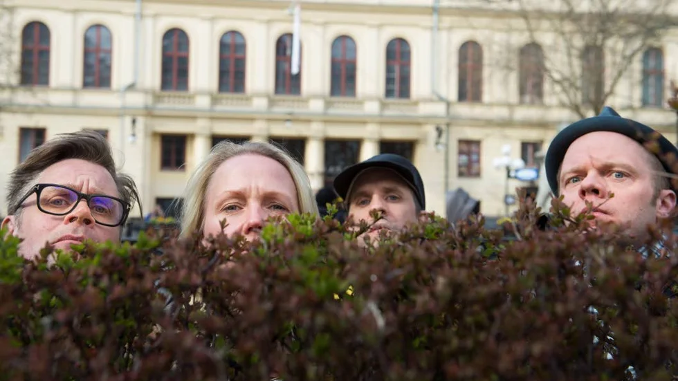 Mammas nya kille. Sven Björklund (längst till vänster), Sofia Wretling, Mattias Fransson och Olof Wretling  kommer till Luleå för tre föreställningar, den 19, 20 och 21 januari. Femte MNK-medlemmen Bengt Strömbro saknas på bilden.