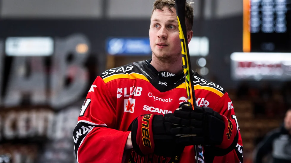 Älvsbysonen Jonas Berglund ser fram mot sjunde avgörande kvartsfinalen mot Växjö. "I game seven kan allt hända", säger han. (Arkivbild)