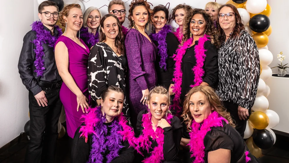 Modetrenden i höst bjuder på glitter, glamour och paljetter. Selma Nilsson, Selma's Style for you, arrangerade årets modeshow tillsammans med Skospecialisten Boten.