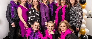 Modeshow med glitter och glamour till förmån för barn