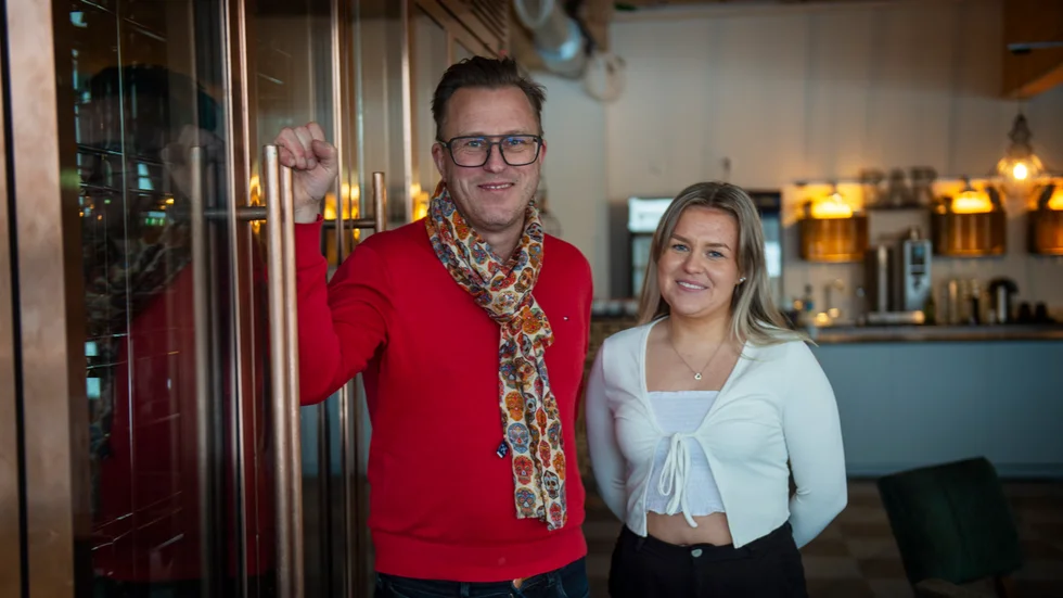Far och dotter, Mattias Bierfeldt och Wilma Sylvefjord, kommer stå i köket när Solbacka krog och rum öppnar. "Det känns kul och äventyrligt, jag är glad att det blir av", säger Wilma Sylvefjord.