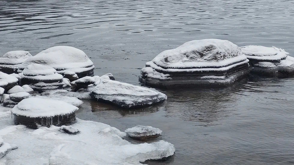 Stenar i Gäddviksströmmen.
