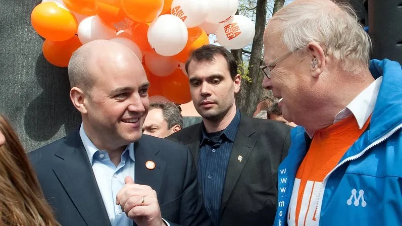 Partibröder emellan. Stefan Hagfeldt hälsar Fredrik Reinfeldt välkommen till stan vid förra valrörelsen 2010.