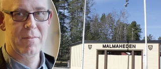 Efter många turer har Flens kommun köpt idrottsplatsen i Malmköping – osäkert hur den ska användas i framtiden