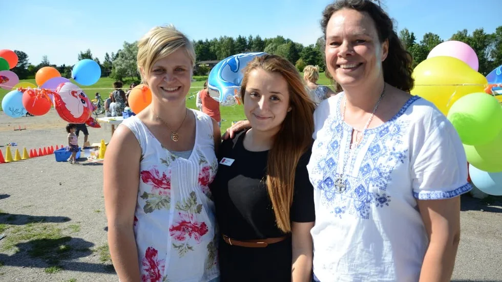 Höll i trådarna. Många är med och håller i sommarfesten på Dunderbacken, bland annat från vänster, Johanna Karlsson, Missionskyrkan, Gabriella Malki, Frälsningsarmén och Maria Lyshöj, svenska kyrkan.