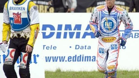 Vargarnas tuffe yngling Kim Nilsson har kört ifrån världsnamn som Jason Crump (till höger på bilden), Andreas Jonsson och Rune Holta. Nu vill 19-åringen fortsätta att överraska. Foto: Jan Forsby/arkiv