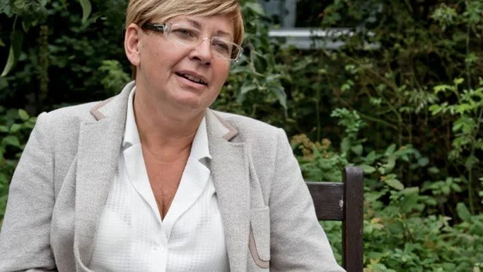 När Monica Johansson sökte prefekttjänsten hade hon stöd av de övriga i ledningsgruppen för universitetet, inklusive hennes företrädare Christer Wiklund. "Utan det förtroendet hade jag inte tagit på mig utmaningen. Jag tror inte att ensam är stark i något sammanhang. Det finns mycket att vinna på samspel med andra aktörer, både inom och utom institutionen".