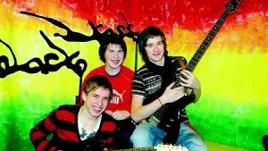 Chapter 3 består av 15-åringarna Jimmy Åkesson, gitarr och sång, David Fridström, gitarr, Tobias Johansson, trummor, och Hannes Carlström, basgitarr.