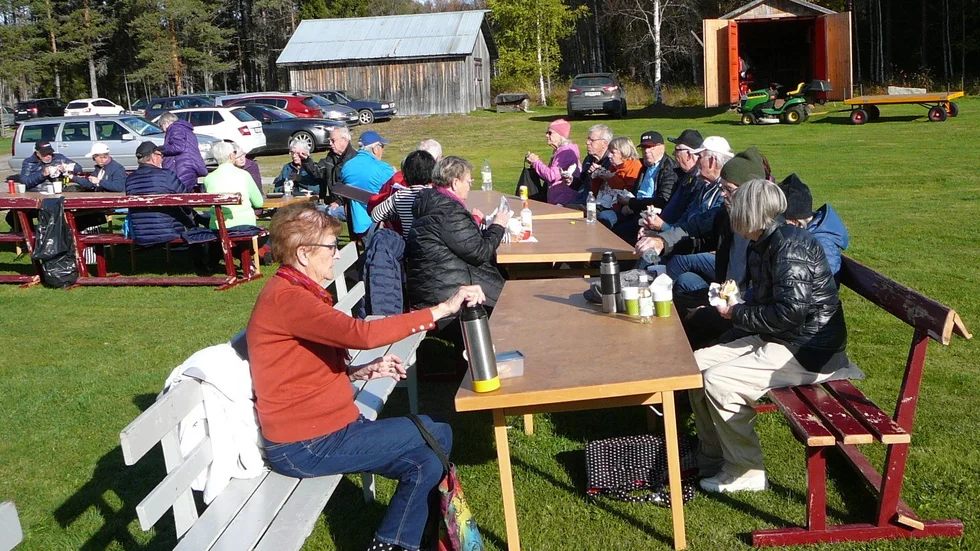 Det dukades upp till långbord utomhus när PRO utlyst en nationell friluftsdag den 22 september.