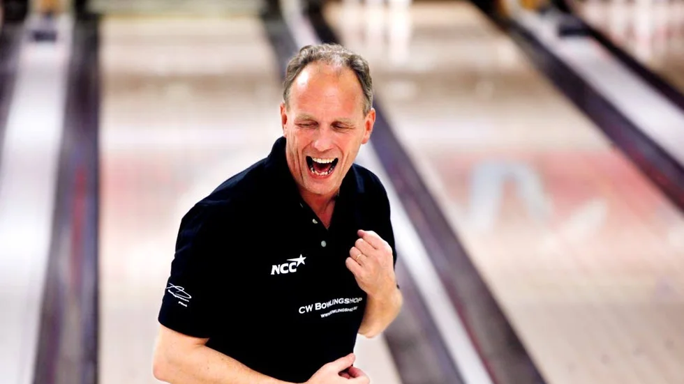 Det ser bra ut för Johnny Johansson, Piteå BK, inför DM-finalen i bowling. I kvalet blev det en femte plats, och i klassen H 50, som han vann, förbättrade han dessutom två av hallrekorden. (Arkivbild).