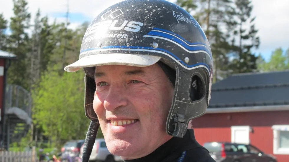 John Östman är kusk bakom hästen Elliot Boko. Ekipaget är PT:s spik i V4–2. (Arkivbild)