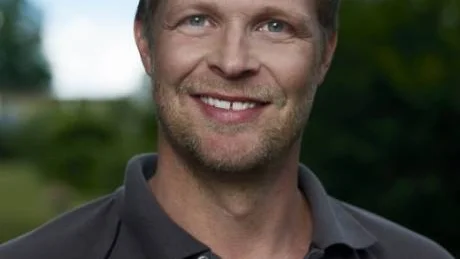 När Mattias Särnholm medverkade i tv-serien Hello Africa i Etiopien fick han och kollegan Johnnie Krigström idén att bygga ett barnhem. Nu bor det 13 barn där. "Vi ser barnen som våra bonusbarn och det får ta den tiden det tar", säger han. Foto: Magnus Selander/Kanal 5