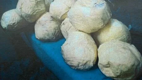 Amfetaminet hade förpackats i tejpade bollar.