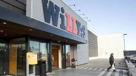 I helgen upptäcktes ett försök till mordbrand på Willys i Ingelsta. Polisen sätter brottet i samband med bränderna i Södertälje där flera butiker totalförstörts. Foto: Janne Forsby