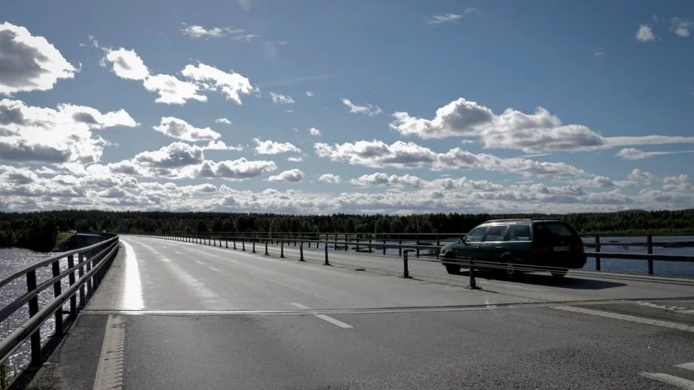 Bergsviksbron är inte behäftad med uttalade anledningar för sänkt hastighet, om så vore fallet skulle maxhastigheten vara lägre än den är, skriver "Salmanassar" i en replik till "Sluta undra".