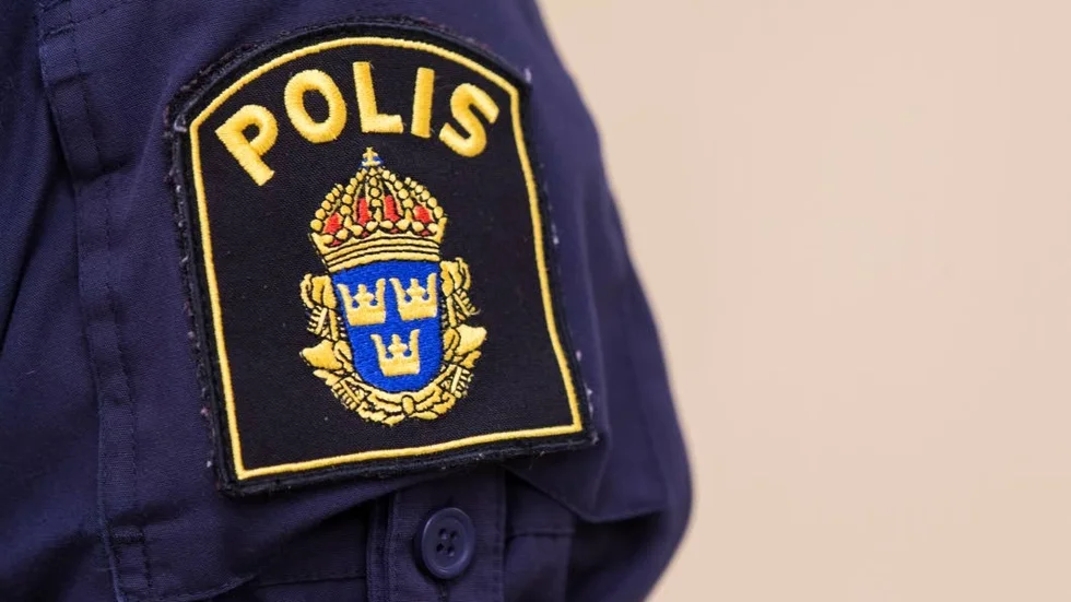 Polisen har gripit fyra personer kopplade till diverse stölder.