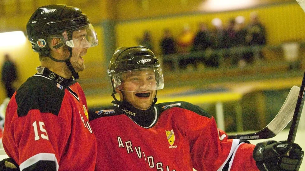 TVÅ MÅL. Jonas Lindgren svarade för två av Arvidsjaurs mål. (arkivbild)