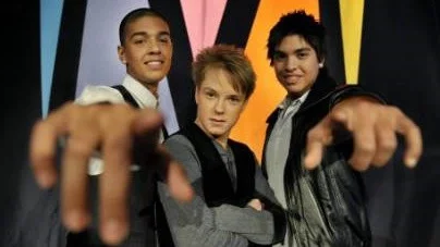 Next 3 med låten Esta noche deltar i Melodifestivalen 2009.