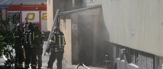 Soffa brann i källare i Hageby