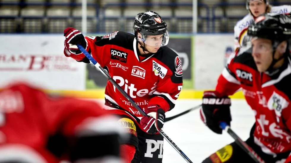 Jonathan Tholander har lite koll på några av lagen från västra serien. I helgen möts lagen från norr och väster för första gången i Allettan. (arkivbild) ?foto: Jens Ökvist