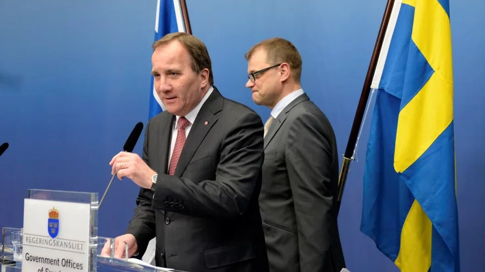 Sveriges Stefan Löfven och Finlands Juha Sipilä håller ihop och gör gemensam sak i försvars- och säkerhetspolitiken.