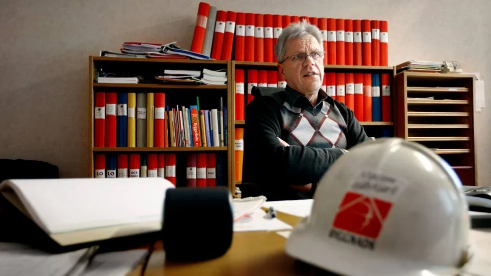 Lämnar. Henry Larsson slutar som ordförande för Älvsbyns fastigheter av samma anledning som vd:n Lennart Lundgren lämnade sin tjänst.