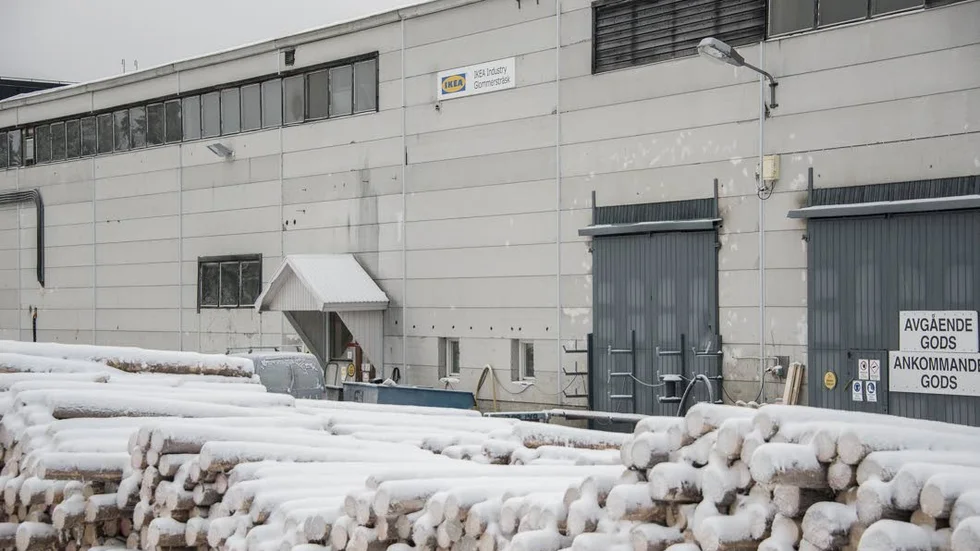 Intressenter finnes. I maj när Ikea industry varslade totalt 144 personer vid fabrikerna i Lycksele och Malå informerade man också att, Ikea industry Glommersträsk inkluderat, skulle läggas ut till försäljning.