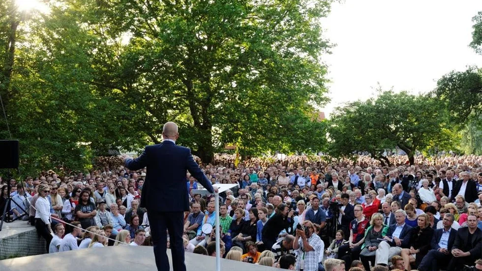 Fredrik Reinfeldt svingade Mona Sahlin mot Stefan Löfven i Almedalen.