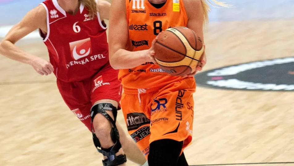 Frida Aili har bara två matcher i ryggen efter sitt långa skadeuppehåll och är riktigt spelsugen inför kvällens kvartsfinal mot Visby.