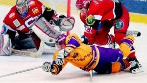Efter en säsong med lite speltid i elitserien funderar Jonathan Ericsson, tidigare Hästen Hockey, över framtiden. 
Foto: Scanpix