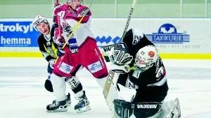 Hästen-forwarden Patrik Degerstedt tar över tränarjobbet tillsammans med Mats Gyllenhammar. 
Foto: Robert Svensson/Arkiv