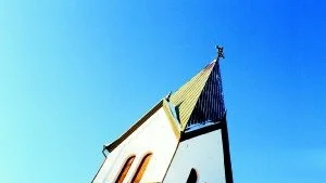 Ekonomin på sniskan - då måste kyrkan spara 2,5 milj nästa år.Foto: Scanpix