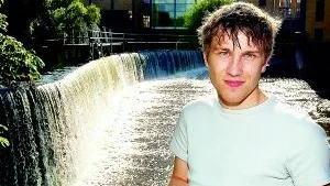 Sexmålsskytten Daniel Hansson är Veckans lirare i Folkbladet. Åby-anfallaren slog till med två tvättäkta hat trick mot Kimstad i söndags.
Foto: Robert Svensson (011-200 463)
robert.svensson@folkbladet.se