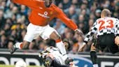 Trots att han är dyr, vill många klubbar ha Dwight Yorke.