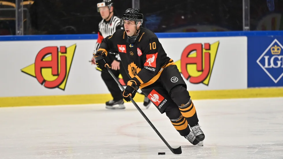 Joakim Lindström är med i laguppställningen mot Davos.