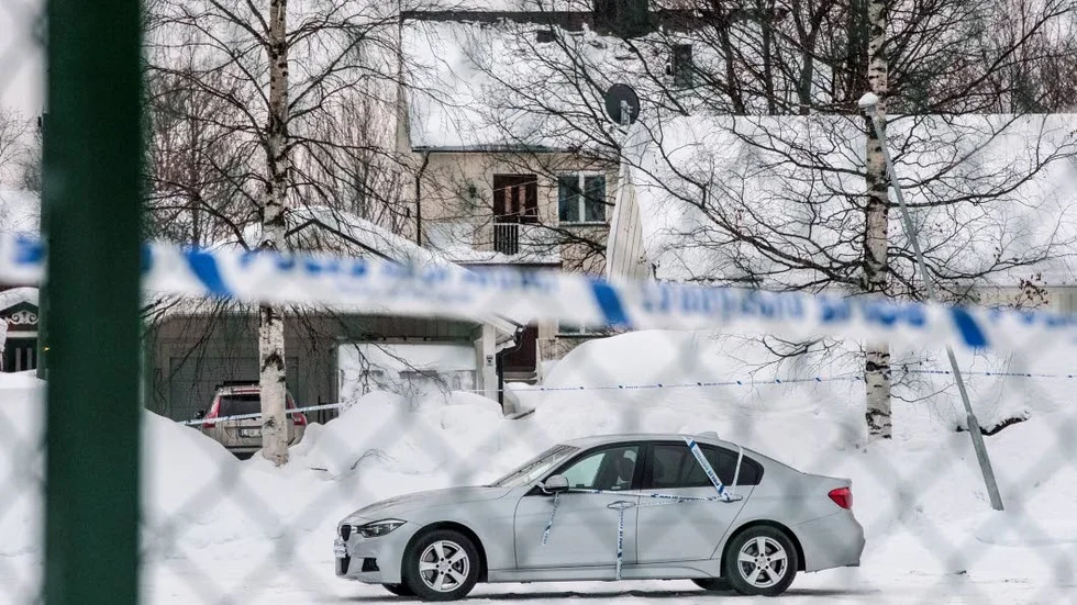 Den misstänkta bilen är anmäld stulen och bilens ägare är anmäld försvunnen.