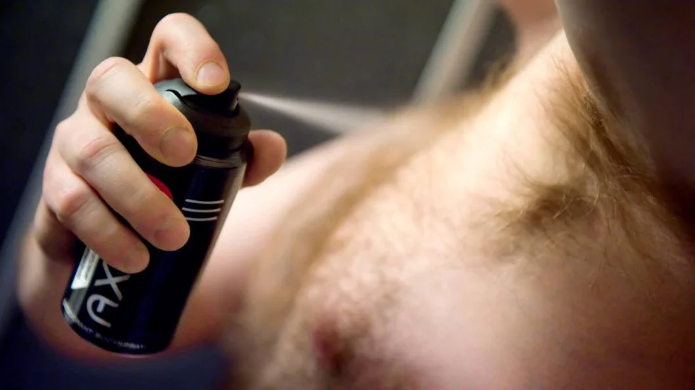 För den som lider av sjukligt kraftig svettning hjälper inte deodoranter.