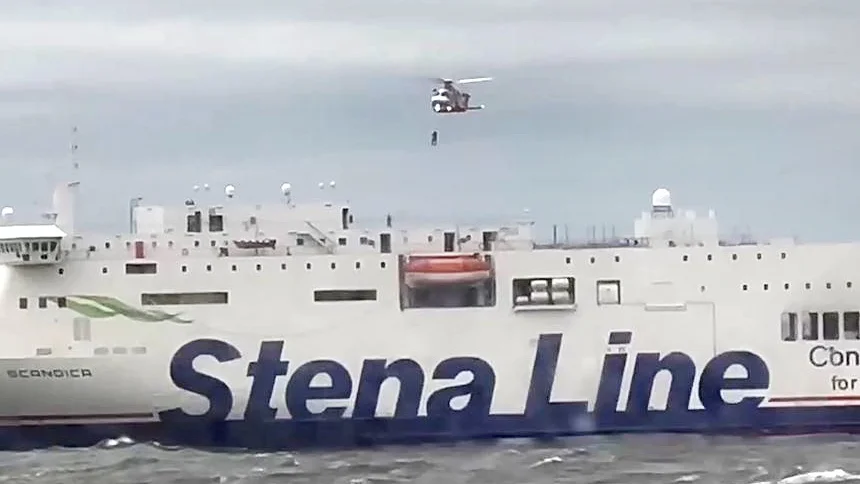 John Jonsson och hans besättning var med och undsatte nödställda ombord på Stena Scandica för bara några veckor sedan. Nu befarar  han att sjösäkerheten runt Gotland blir sämre de perioder helikoptern tas ur bruk.