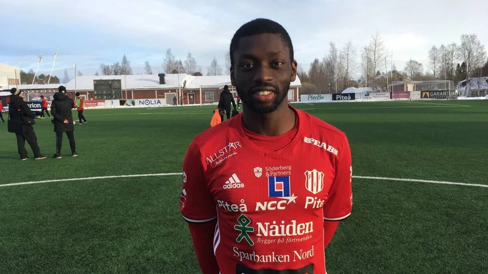 MÅLSKYTT. Samuel Naiwo satte två mål mot Boden när PIF vann med 3-1.