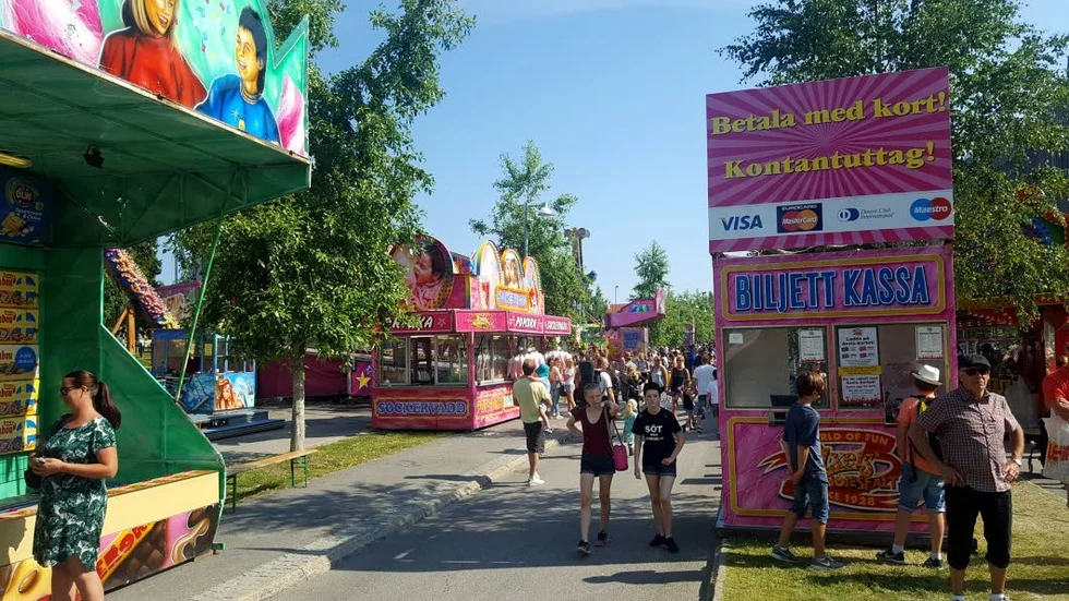 Tivoli. Under PDOL bedriver Axels tivoli sin verksamhet på Sundsgatan.