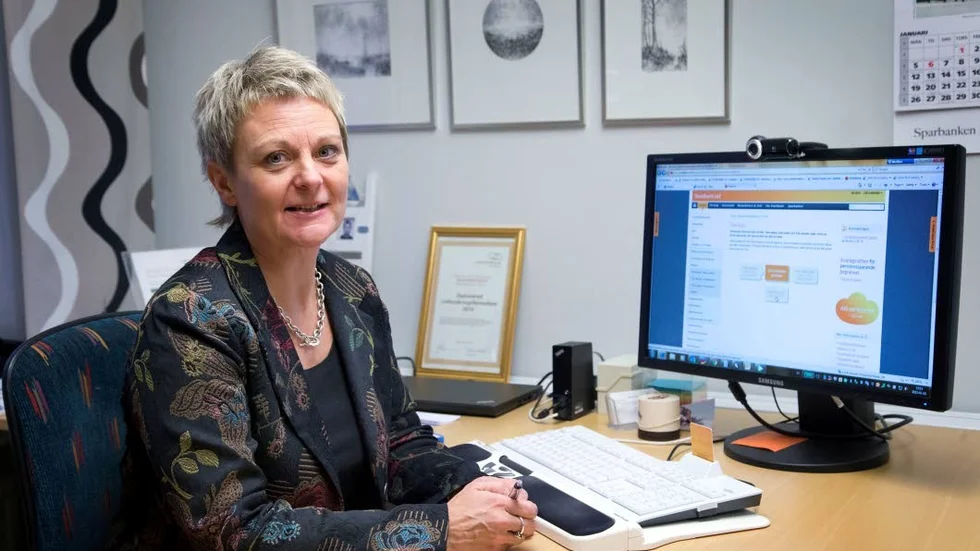 Åsa Nordström, pensionsansvarig på Sparbanken nord, råder sina kunder att stoppa överföringen till sitt gamla pensionssparande och i stället starta ett nytt sparande.