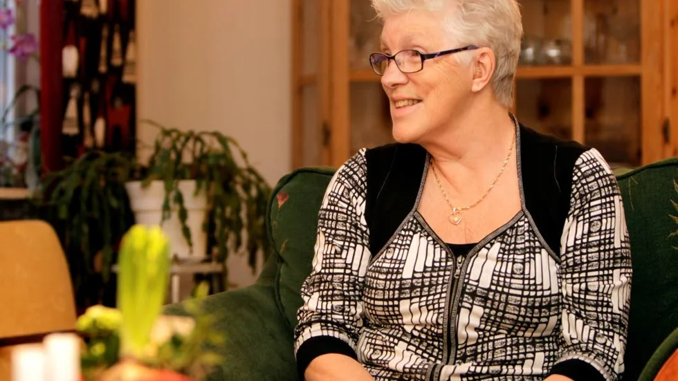 Ulla Berg är en social varelse som tycker att det är givande att möta andra människor, ”för man lär sig så mycket när man pratar med folk”. Hon har aldrig varit med om att ha blivit diskriminerad på grund av ålder, tvärtom upplever hon att andra lyssnar mer på henne ju äldre hon blir. ”Kanske för att jag faktiskt har något att komma med”, gissar hon.