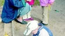 "Det behövs mer personal på förskolorna", tycker förskollärare Yvonne Kronqvist. Julia, Evelina och Albin heter några av barnen på Lekeberga.
FOTO: TITTI OLOVSSON