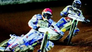 Jason Crump körde bara sex tävlingar i vargvästen den här säsongen, men australiern hade ett stort östgötskt stöd när han knep VM-titeln i lördags.
FOTO:  PRESSENS BILD